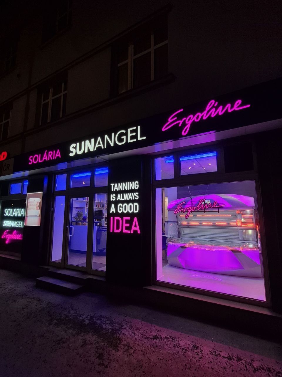 Solaria Sunangel neonové značení